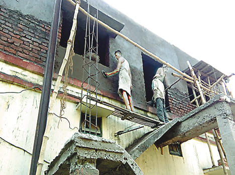 Standard-less construction work running rampant
