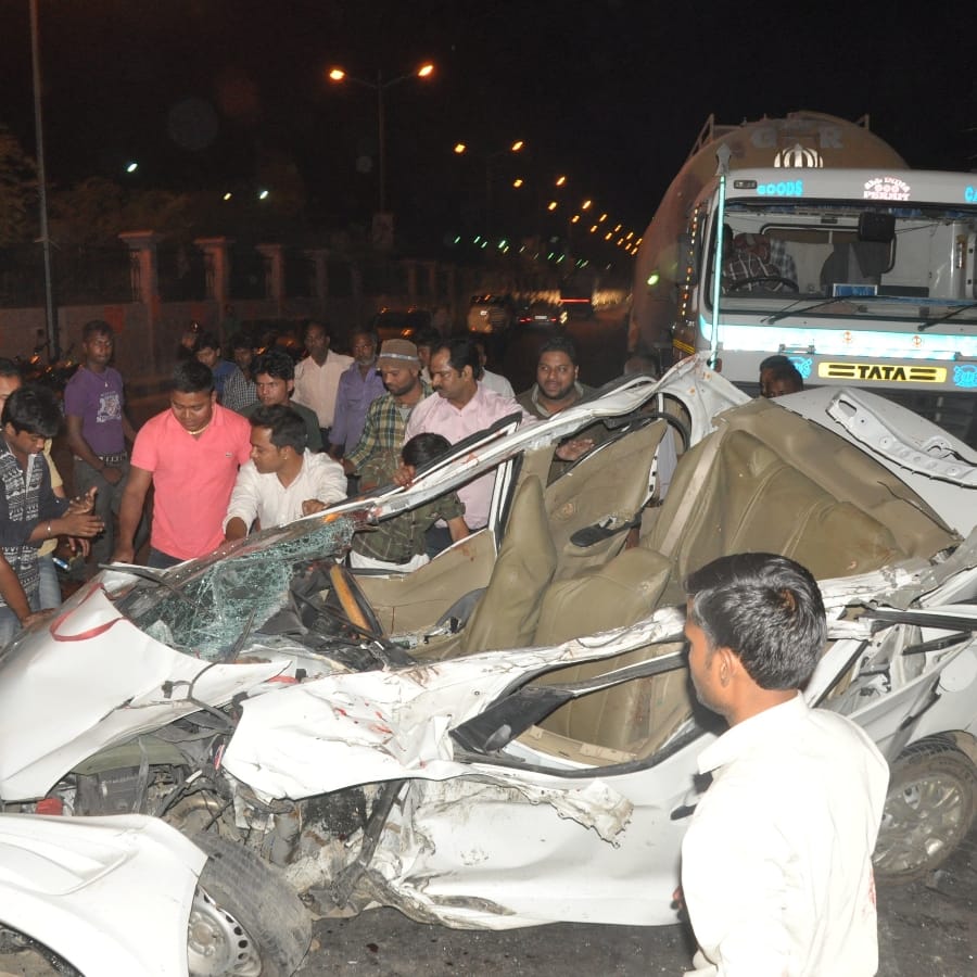 car accident in telibagh lucknow