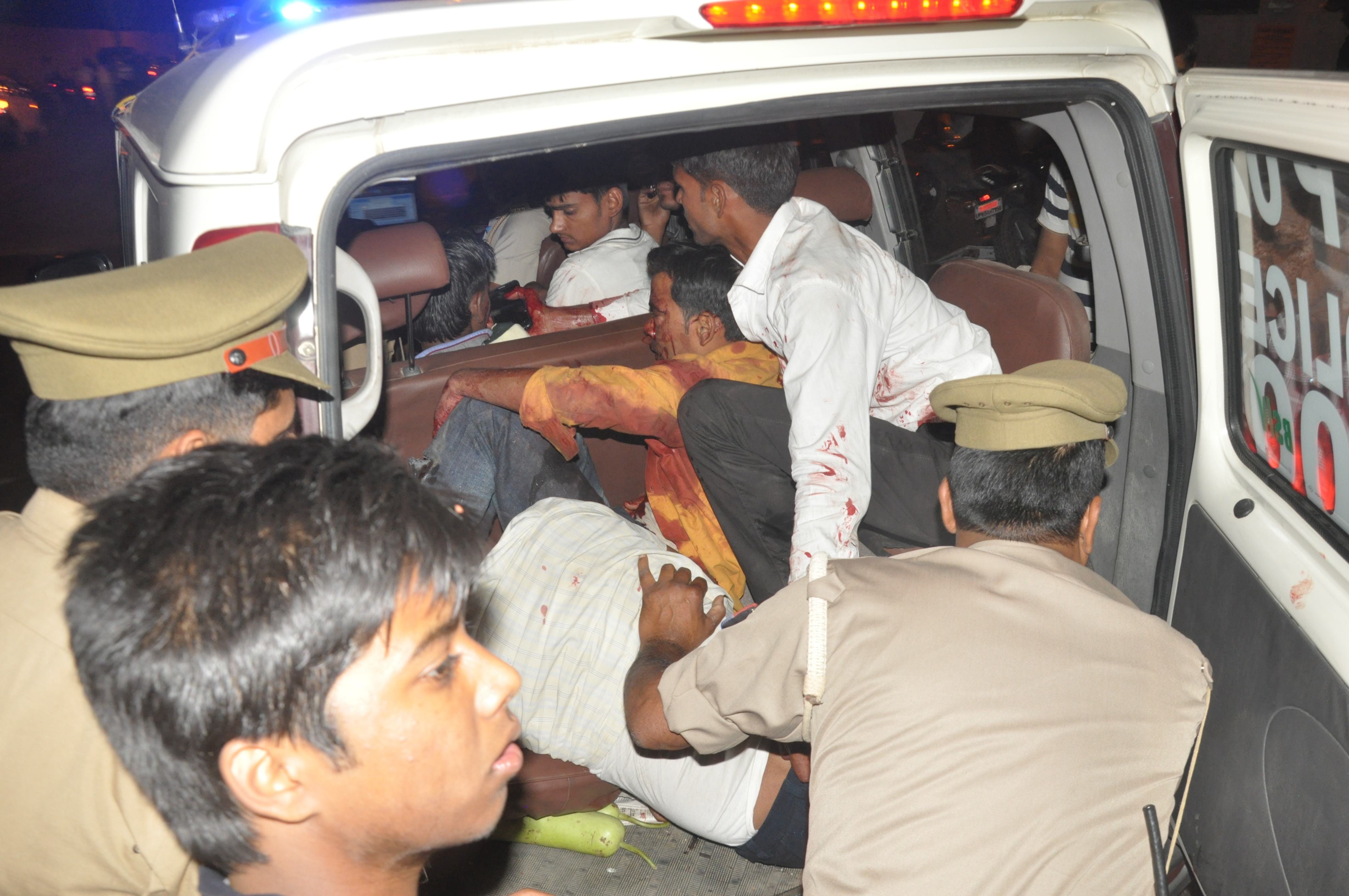 car accident in telibagh lucknow
