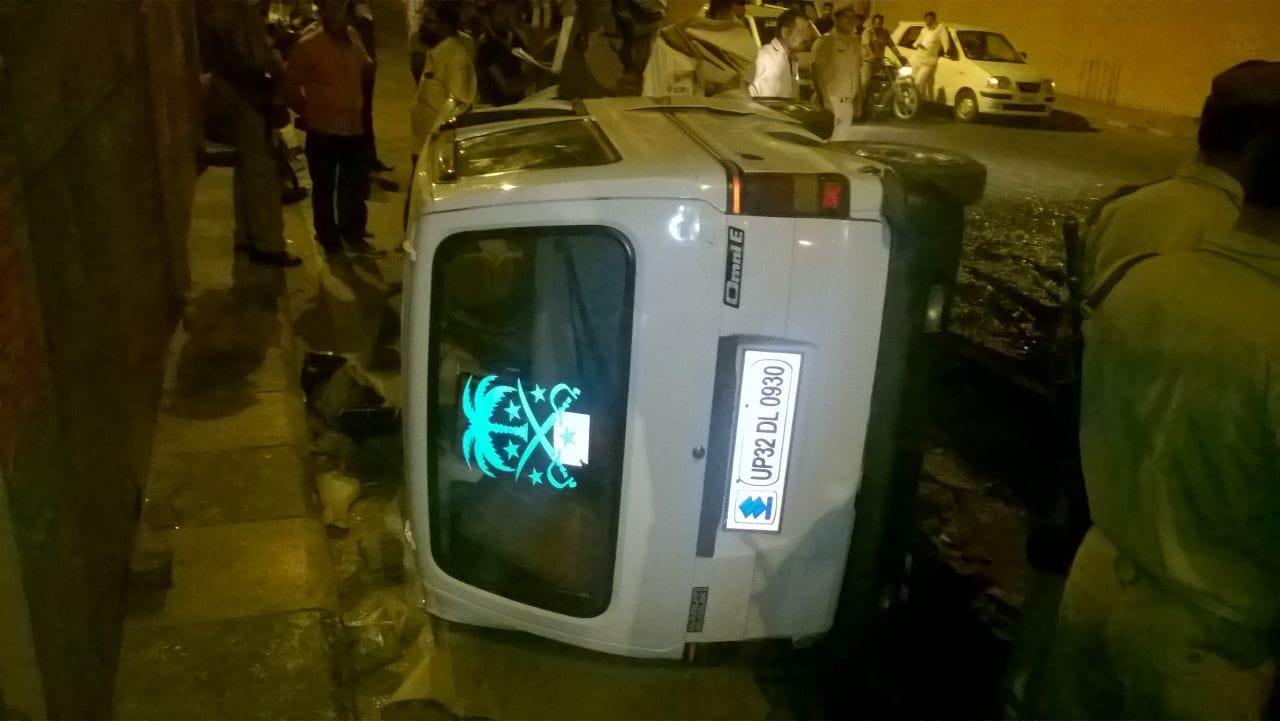 minister arvind singh meets victims of telibagh accident