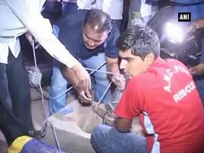 2.5 year old dies after falling into borewell in Gujarat