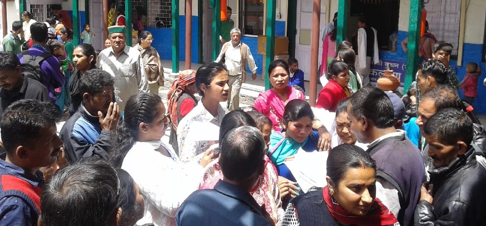 Misbehave with patients at DDU shimla.