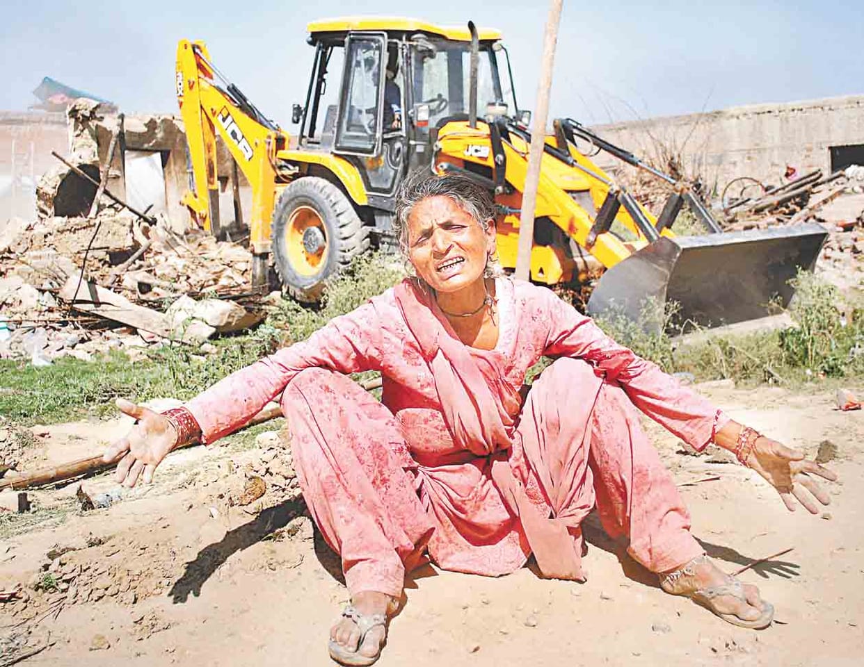 demolish four house