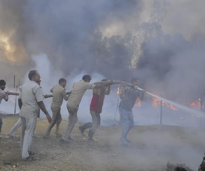 Huge fire in gomatinagar in Lucknow.