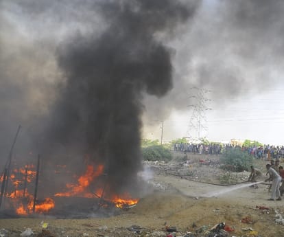 Huge fire in gomatinagar in Lucknow.