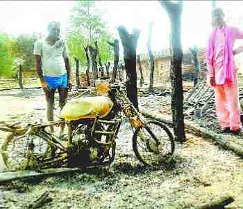 A fire burned 32 houses