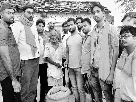 give 50 kg wheat to poor people