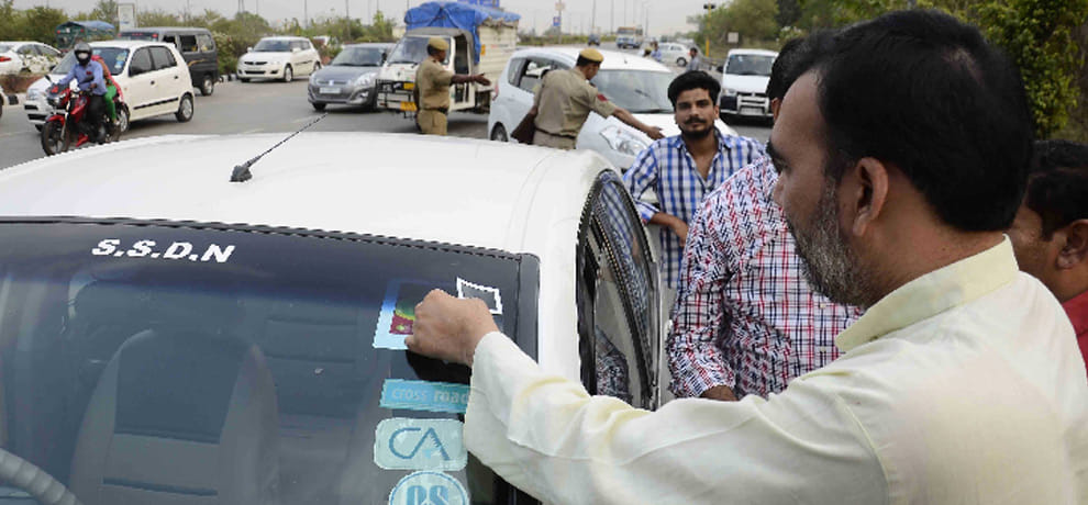 campaign against fake CNG sticker, Transport Minister himself on the road