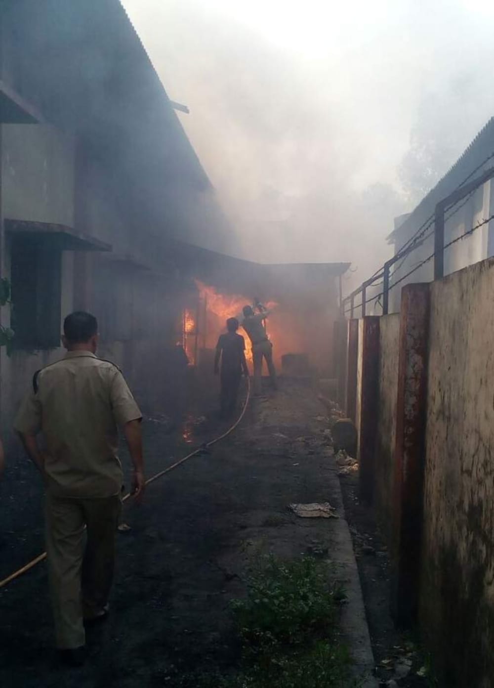 ten huts burnt in ajoli panchyat