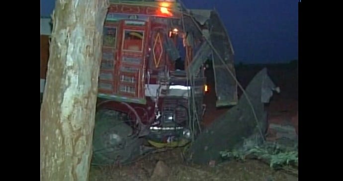 Karnataka: 11 dead and 5 injured after an accident between a truck and an auto rickshaw