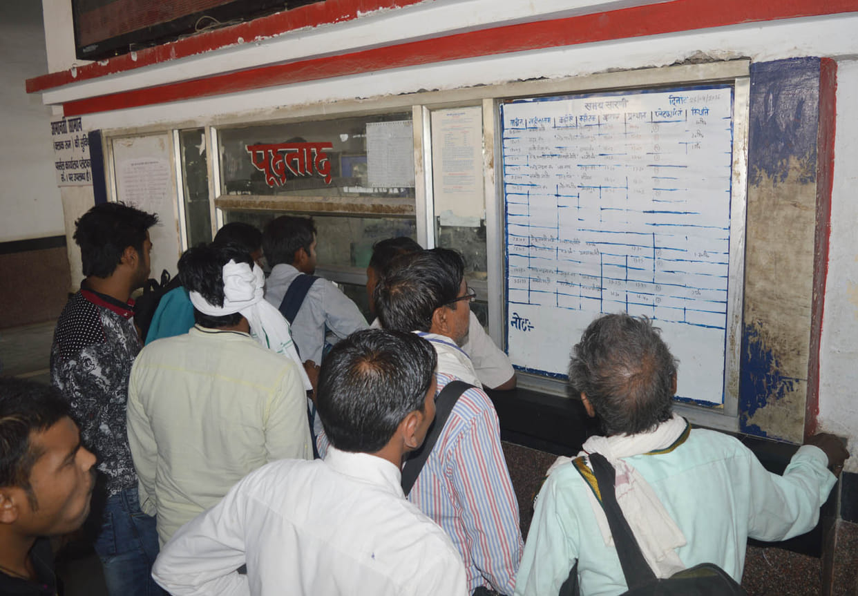 Signal system to brake the train delayed