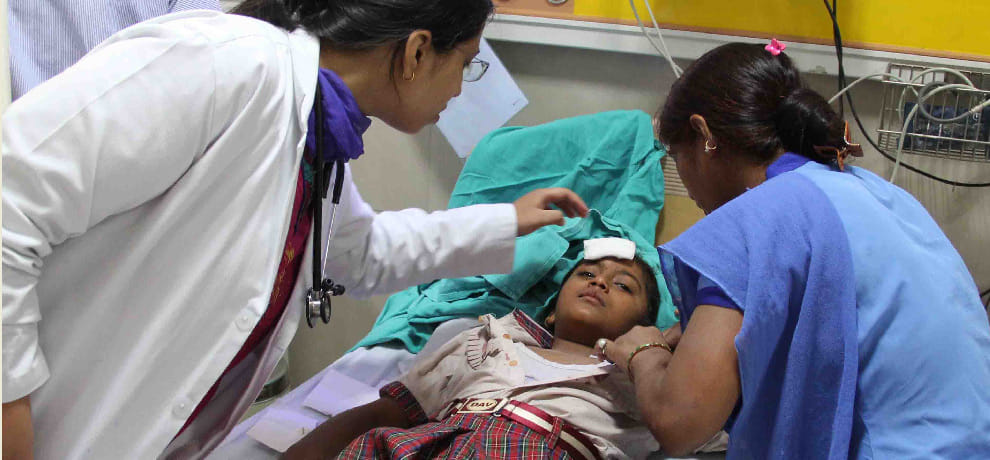 sumo collided with auto many school kids injured in faridabad