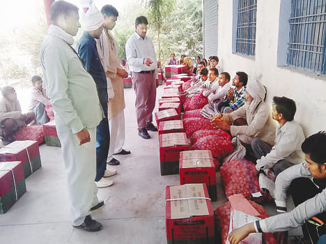 Antyodaya ration card holders at 950 relief packets