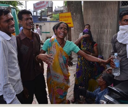 Five people died in a cylinder blast in Barabanki.