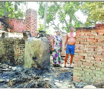 15 house burned, two teenagers Scorched