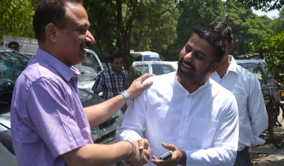 Water scarcity: youth congress distributed water into chandigarh Mayor wards
