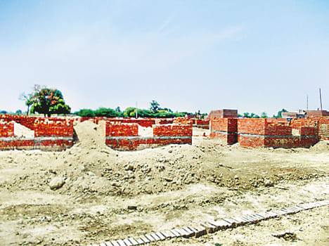 Concrete houses will the poor in the new year 