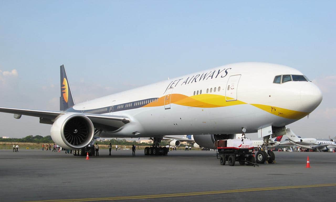 jet airways employees protest against delayed salaries at mumbai airport