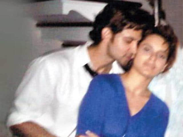 Hrithik Roshan takes on Kangana ranaut and their leaked viral photo with new snaps