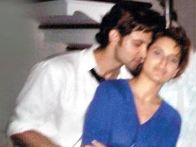 Hrithik Roshan takes on Kangana ranaut and their leaked viral photo with new snaps