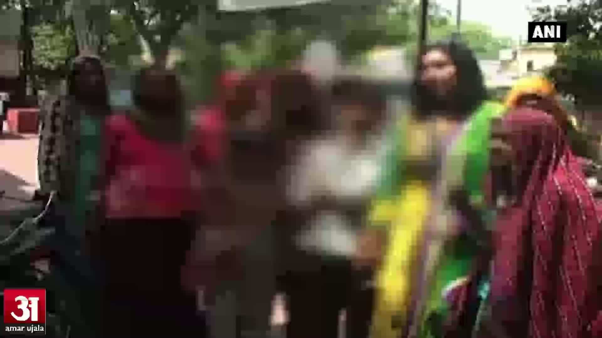 आगरा में भीड़ ने दी मासूस बच्ची से रेप करने की सजा