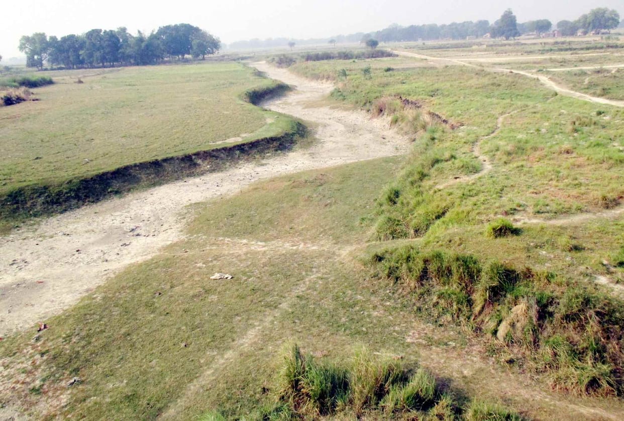 Morva river Varuna and flying dust