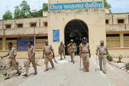 500 prisoners on a hunger strike in jail, turmoil