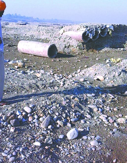  Bridge broken by mining mafia