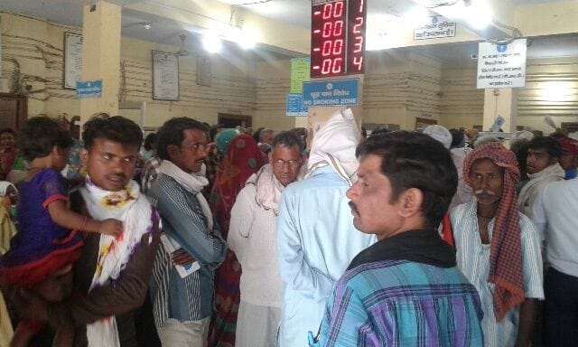 Commotion in the bank to pay