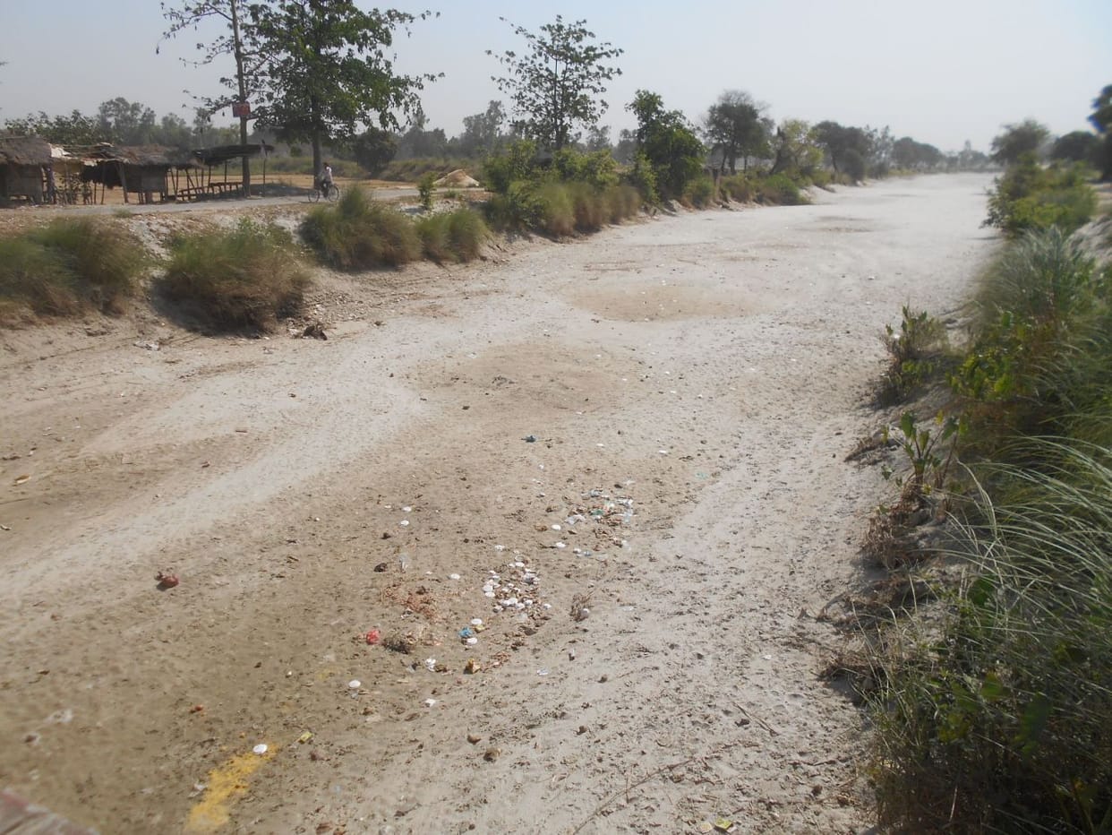 The canal resembled come rush
