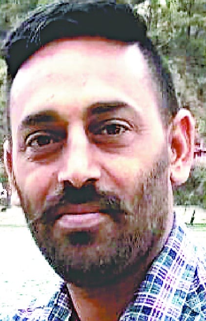  property dealer shot himself infront of wife and chidren 