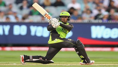 Usman Khawaja likely to replace injured KP in RPS