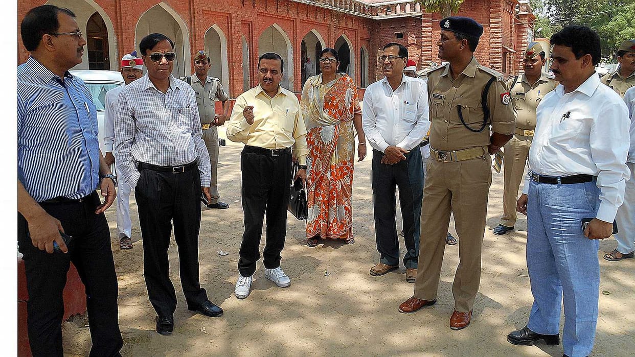 The arrival of the chief The inspection of the venue