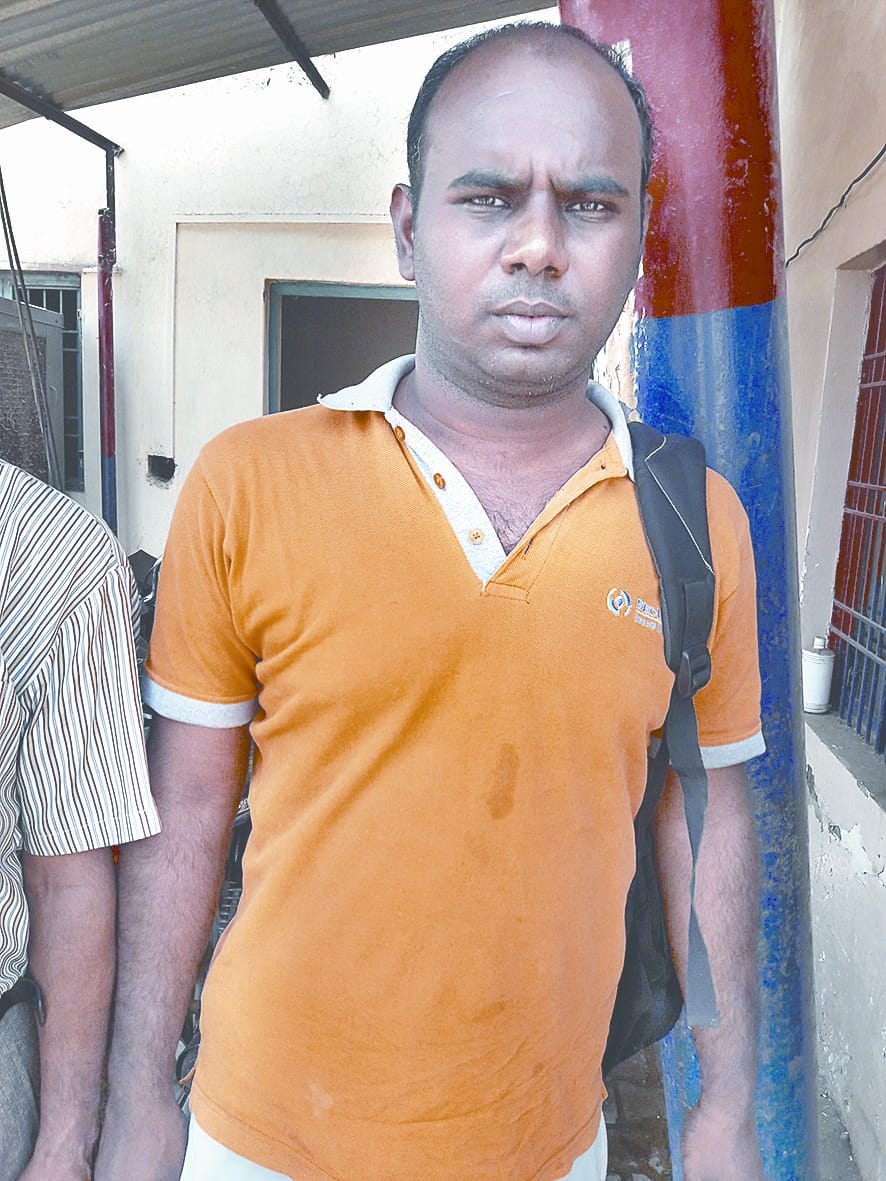 car looted excuses of Test drive 