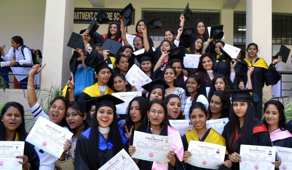 convocation in SGGS khalsa College for Women