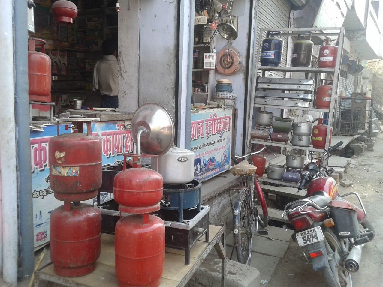 be aware about use of domestic cylinders on commercial places, raid may be in hotel restaurants