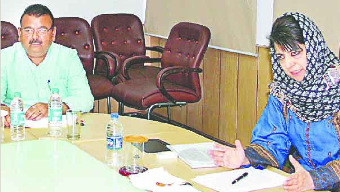 Mehbooba meeting with the Minister of Industry