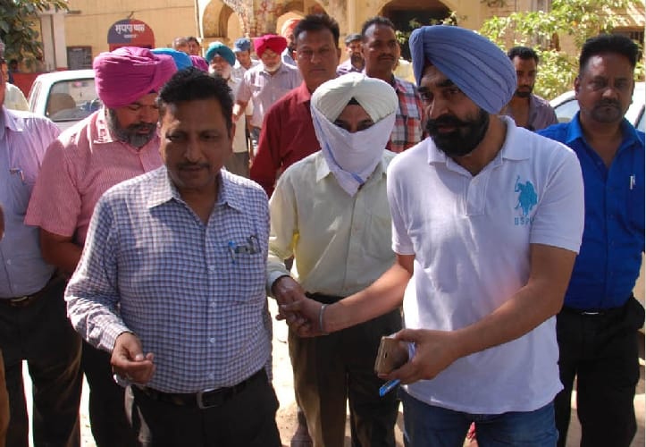 bribe news, bribe case, phagwara dsp arrested taking bribe, crime, punjab, kapurthala