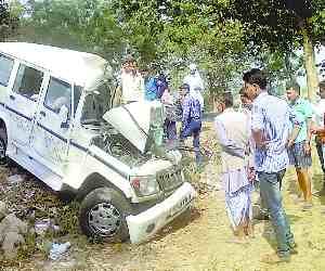  Jeep collided with the truck, killing a Barati