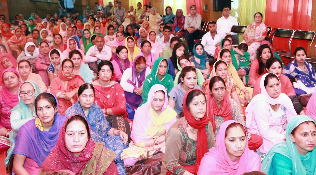 Rush in Bhagwat katha