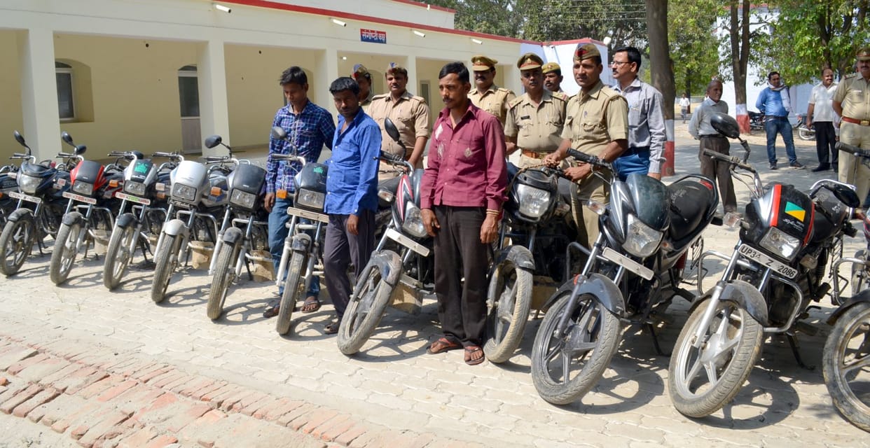 Auto lifter arrested three members of the gang, 15 bikes recovered
