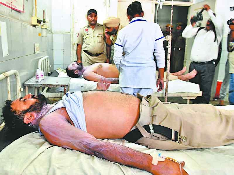 Prisoners escape, spray on policemen, crime, amritsar