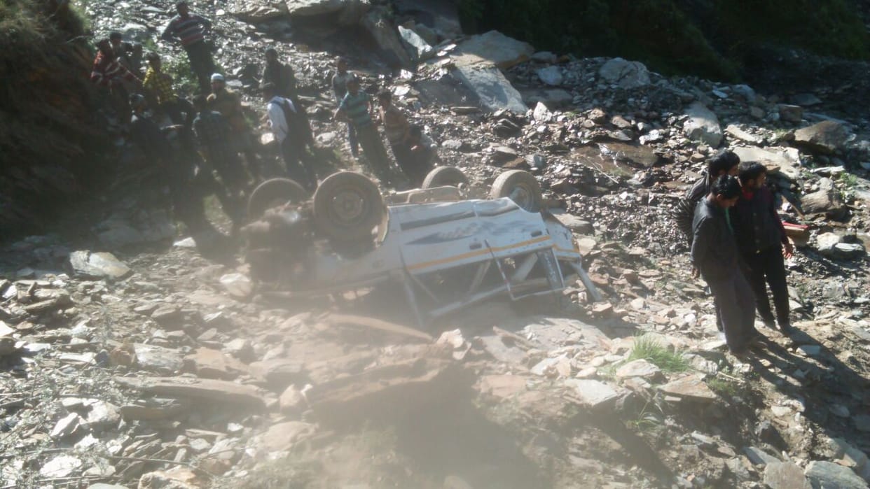 Five killed as car falls into stream in J-K