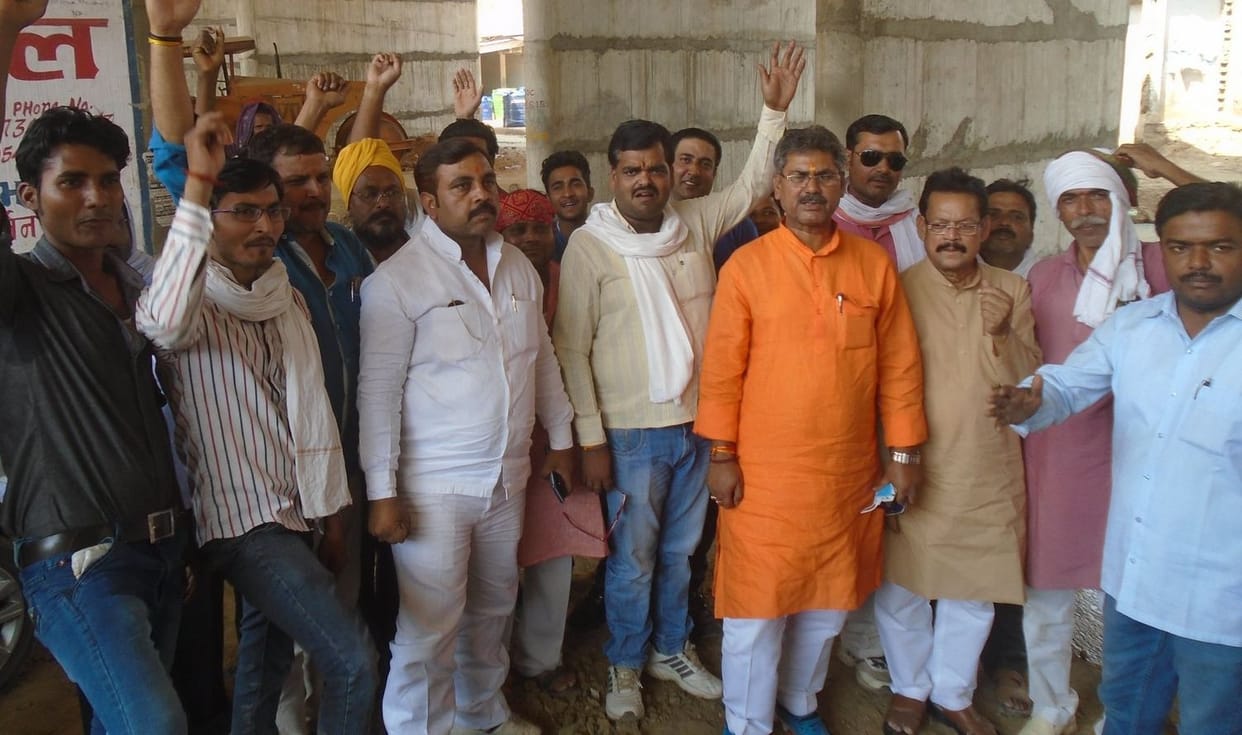 bjp leaders oppse to  spread garbage 