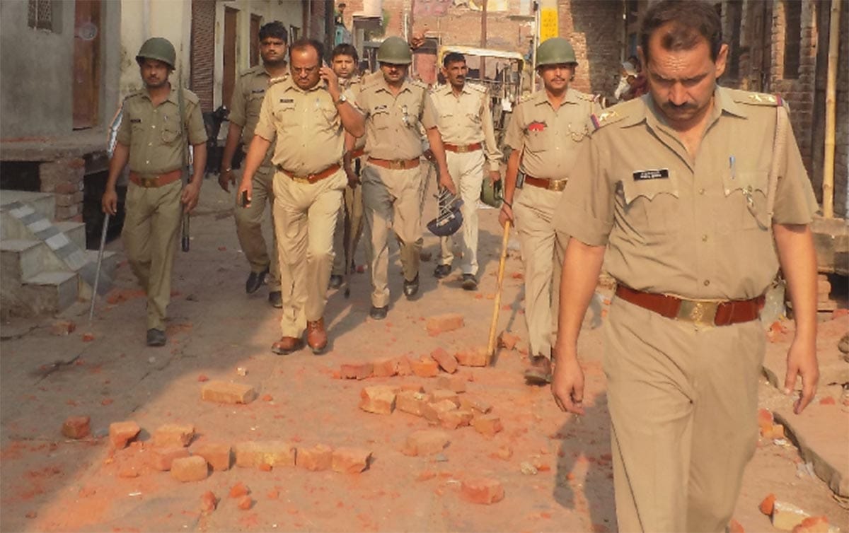 again clash in hathras, three injured