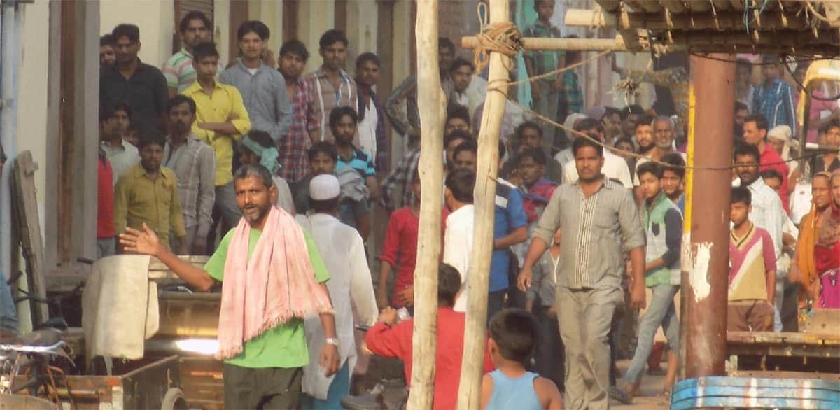 again clash in hathras, three injured