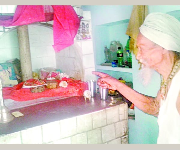 Idols stolen from temple in Raebareli.