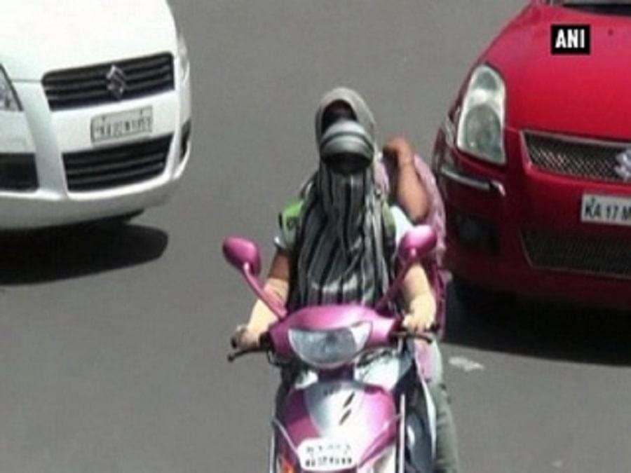 गर्मी से हाल बेहाल