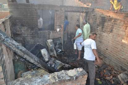 House in bareli caught fire, 6 Kid dead