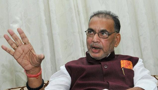 samajwadi party leader said agriculture minister radha mohan singh have only 3 answers